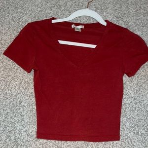 red cropped fitted tee shirt